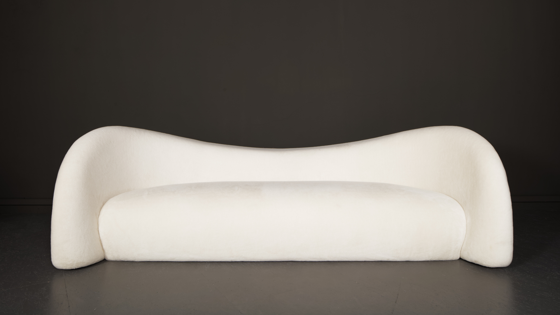 Le sofa Moon, du designer Raphaël Navot, réalisé par Domeau et Pérès