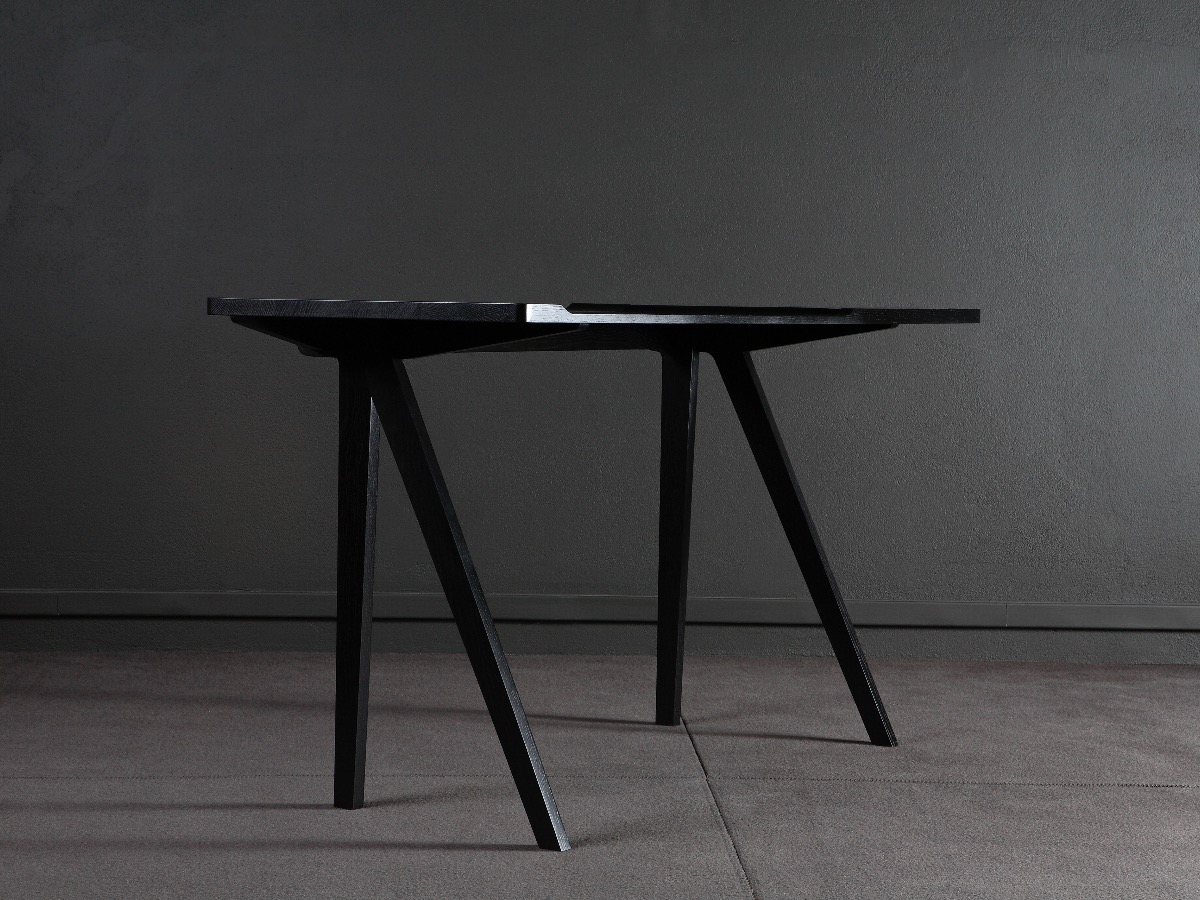 Table Upside DOwn, designer Odile Decq, édition Domeau et Pérès